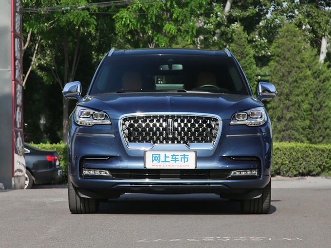 70万买中大型SUV，要面子还是要性价比，林肯飞行家对比宝马X5