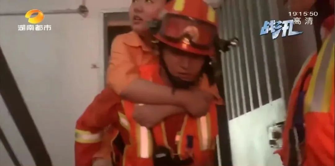 他们是冲锋者!汛情就是命令!株洲消防救援支队驰援岳阳!保靖公安民警彭运海,洪流中奋战转移17人!