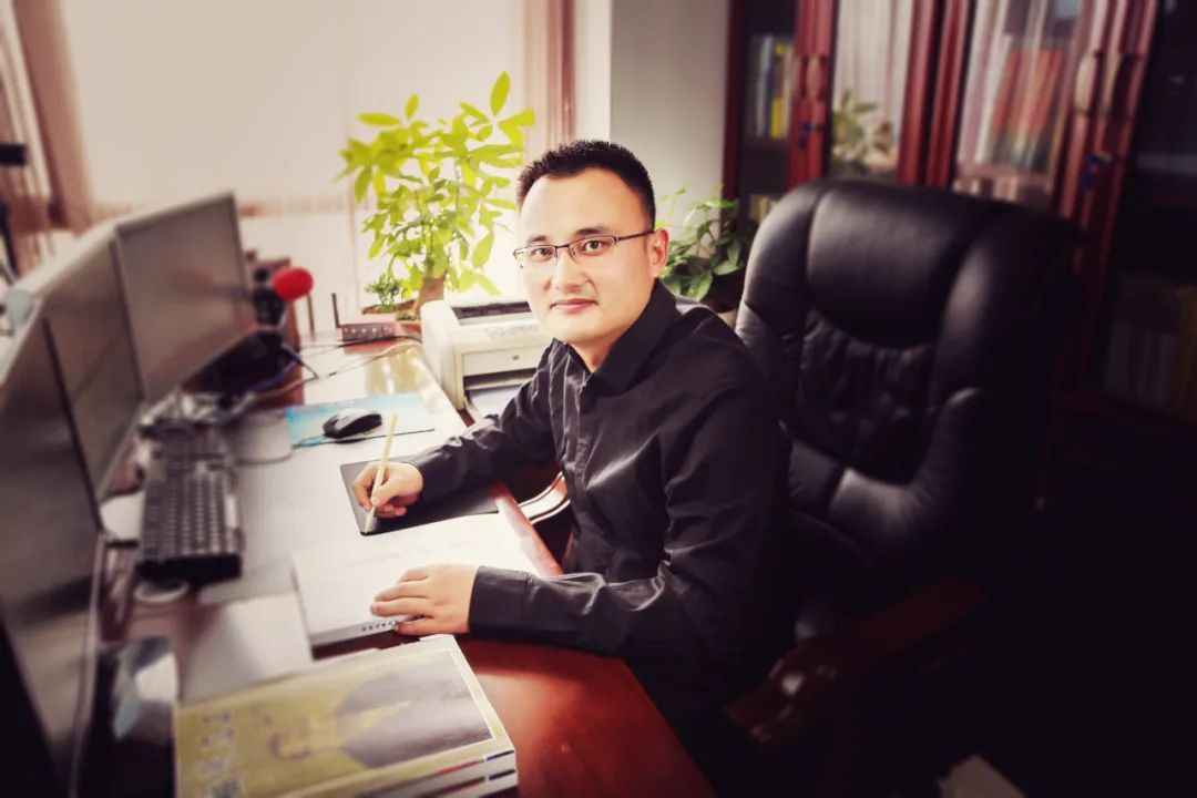 精通国际董事长_精通伊顿国际小区图