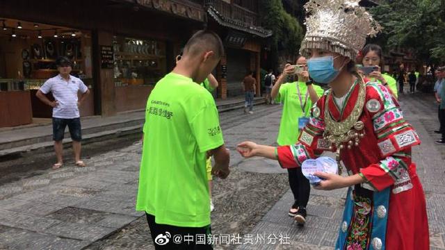 以爱之名 为爱奔跑 2020卡萨帝家庭马拉松在西江起跑