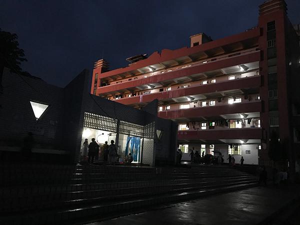 鄱阳当地村民回忆圩堤决口现场:村子四面是水,像个孤岛