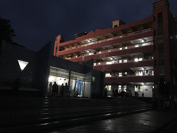鄱阳当地村民回忆圩堤决口现场:村子四面是水,像个孤岛