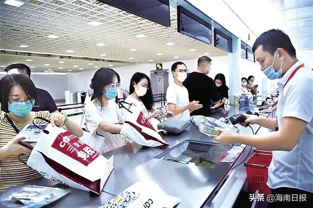 海南离岛免税新政实施首周大卖4.5亿元!卖出最多的是……