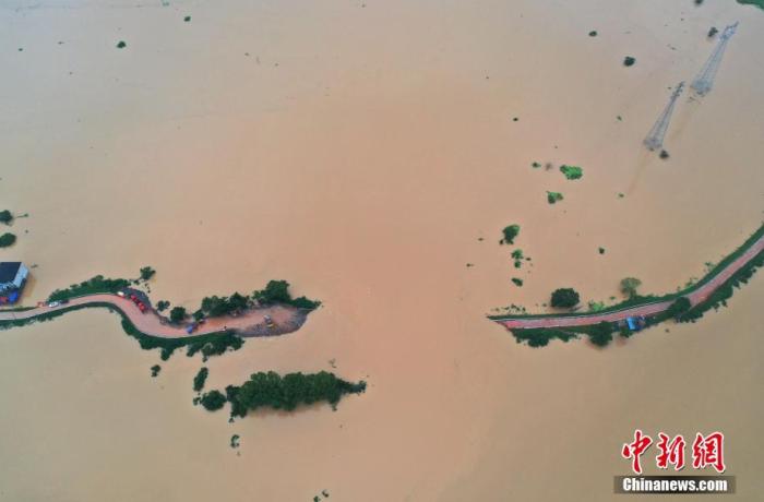 江西鄱阳县有多少人口_江西鄱阳县汽车站(2)