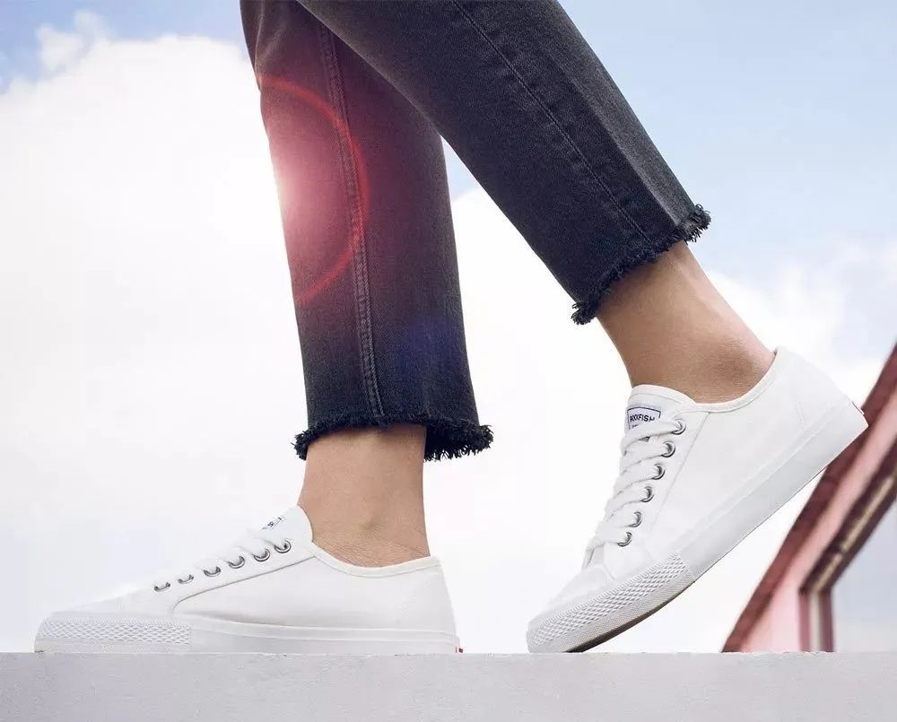 王妃怀孕都在穿的小白鞋,防泼水超耐脏,走路像踩在云朵上休闲区蓝鸢梦想 - Www.slyday.coM 王妃怀孕都在穿的小白鞋,防泼水超耐脏,走路像踩在云朵上休闲区蓝鸢梦想 - Www.slyday.coM