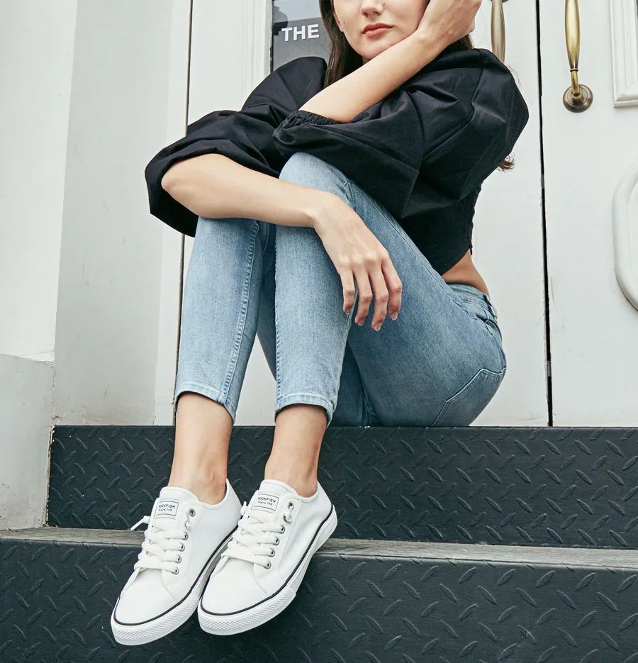 王妃怀孕都在穿的小白鞋,防泼水超耐脏,走路像踩在云朵上休闲区蓝鸢梦想 - Www.slyday.coM 王妃怀孕都在穿的小白鞋,防泼水超耐脏,走路像踩在云朵上休闲区蓝鸢梦想 - Www.slyday.coM