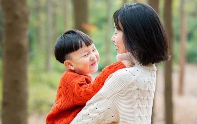 哥哥准备偷偷将弟弟“炖汤”,宝妈看后无法淡定,网友:挺费奶粉