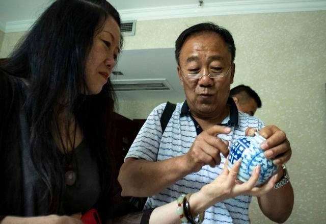 跟着馆长学习中国传统文化 淄博窑最大特点:“地瓜干子胎”