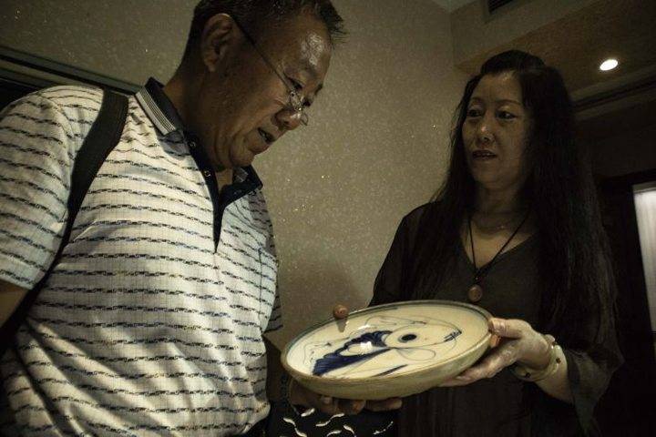 跟着馆长学习中国传统文化 淄博窑最大特点:“地瓜干子胎”