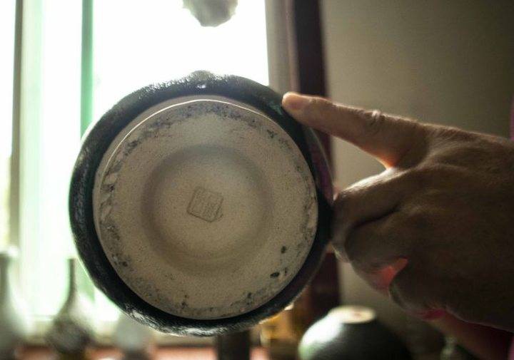跟着馆长学习中国传统文化 淄博窑最大特点:“地瓜干子胎”