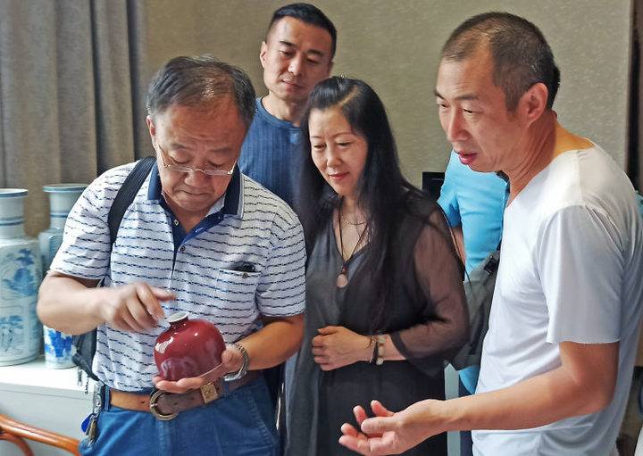 跟着馆长学习中国传统文化 淄博窑最大特点:“地瓜干子胎”