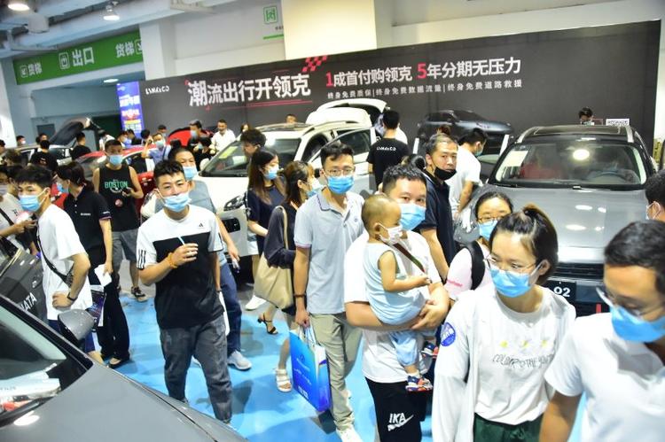 雨后清凉天,逛车展正当时