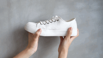 王妃怀孕都在穿的小白鞋,防泼水超耐脏,走路像踩在云朵上休闲区蓝鸢梦想 - Www.slyday.coM 王妃怀孕都在穿的小白鞋,防泼水超耐脏,走路像踩在云朵上休闲区蓝鸢梦想 - Www.slyday.coM