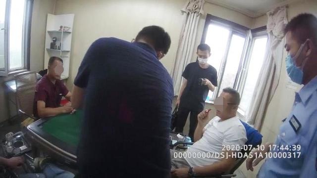 石家庄裕华警方捣毁一处聚众赌博窝点,5人被拘留