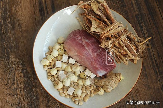 三伏天,广东人多用这树根煲汤,椰香浓郁,防暑祛湿,舒适度夏