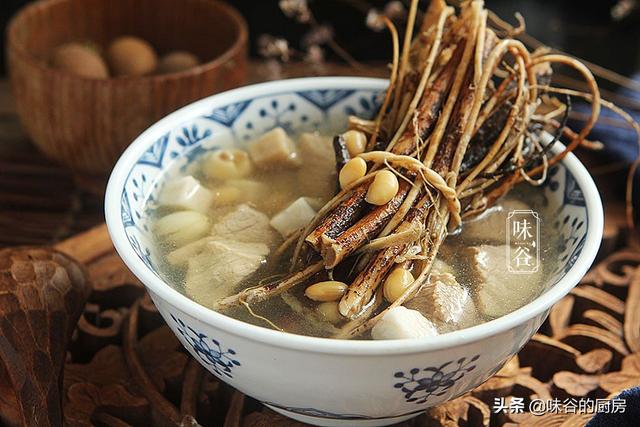 三伏天,广东人多用这树根煲汤,椰香浓郁,防暑祛湿,舒适度夏