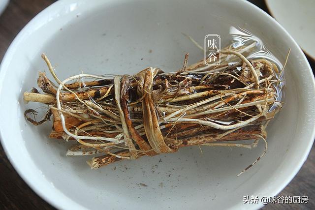 三伏天,广东人多用这树根煲汤,椰香浓郁,防暑祛湿,舒适度夏
