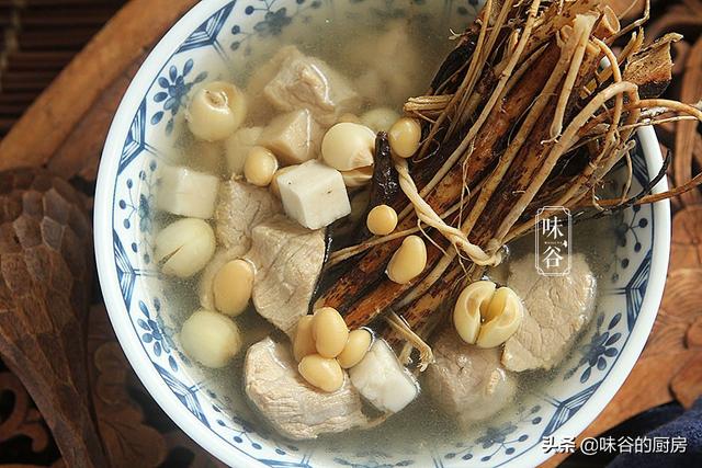 三伏天,广东人多用这树根煲汤,椰香浓郁,防暑祛湿,舒适度夏