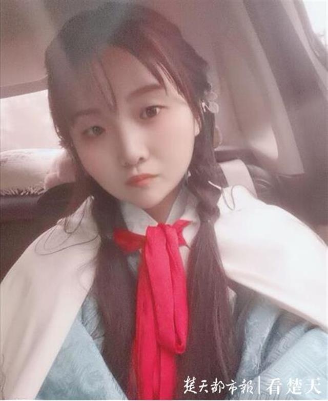 掌握三门外语爱极限运动,“开挂女孩”跨专业考研世界知名高校