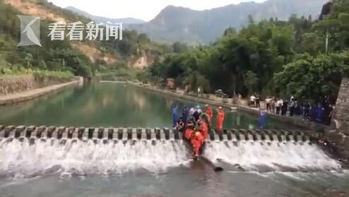 女孩河道游泳被吸进排水管 救出时已无生命体征