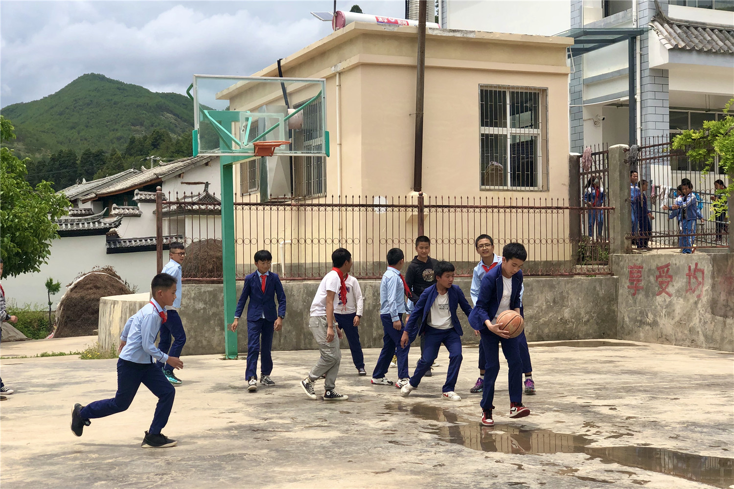 云南马登希望小学:新校园 新希望