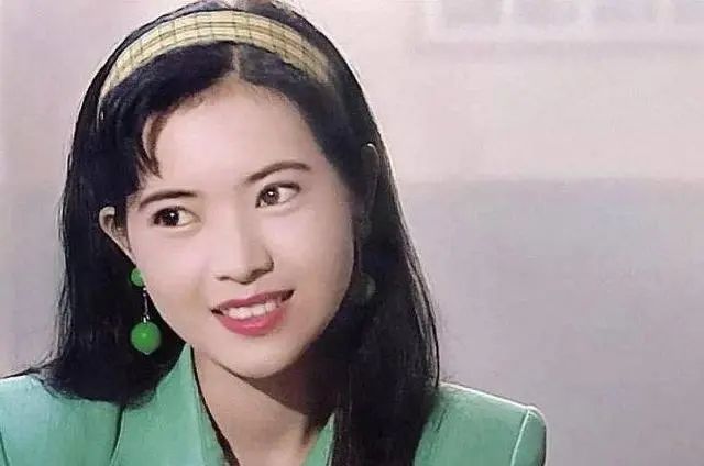 回顾!香港四大癫王:蓝洁瑛陈宝莲离世,洪朝丰出柜,蔡枫华胖到认不出