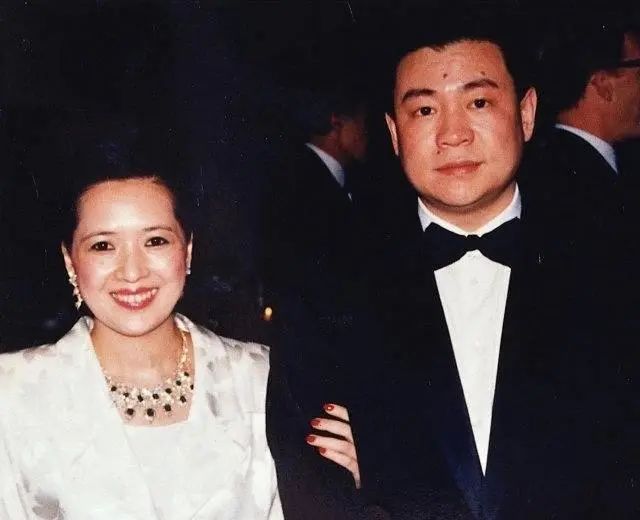回顾!香港四大癫王:蓝洁瑛陈宝莲离世,洪朝丰出柜,蔡枫华胖到认不出