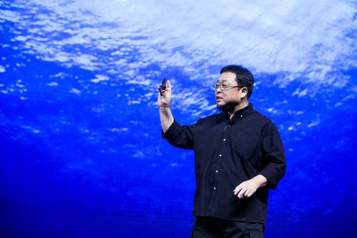 罗永浩加盟《脱口秀大会》:与李诞王建国同框