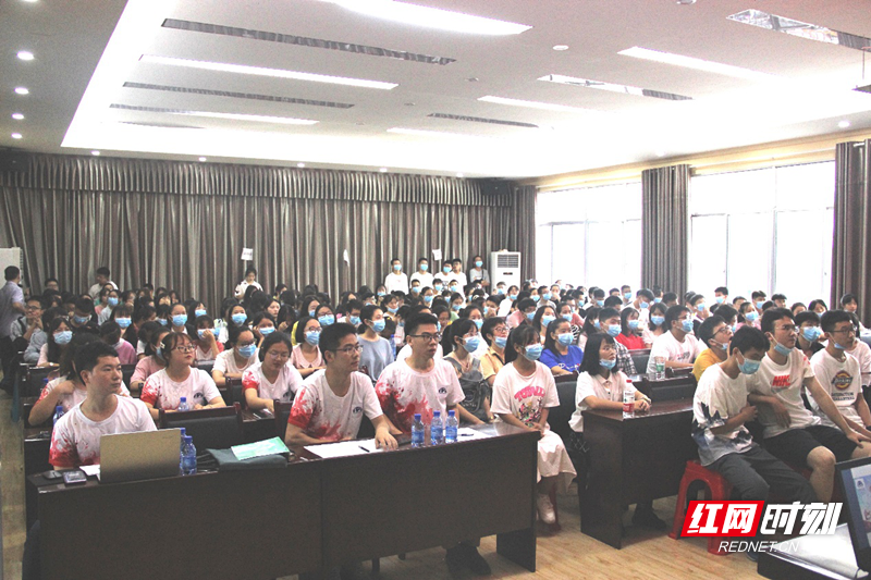 “领路计划”走进湘西,助贫困地区高考生圆“大学梦”