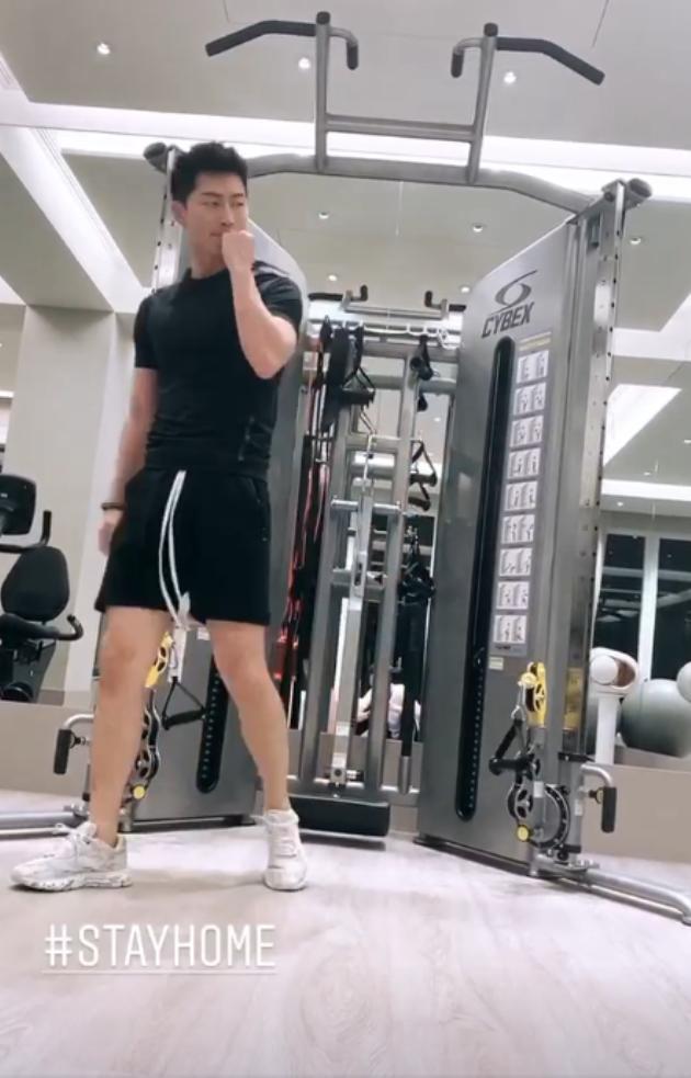 何超莲窦骁疑已同居 何超莲公开动态暴露了两人许多小秘密