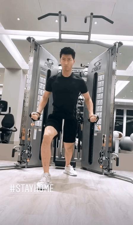 何超莲窦骁疑已同居 何超莲公开动态暴露了两人许多小秘密