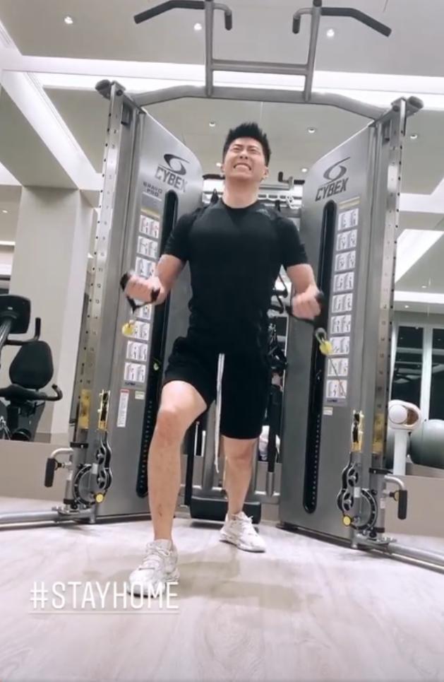 何超莲窦骁疑已同居 何超莲公开动态暴露了两人许多小秘密