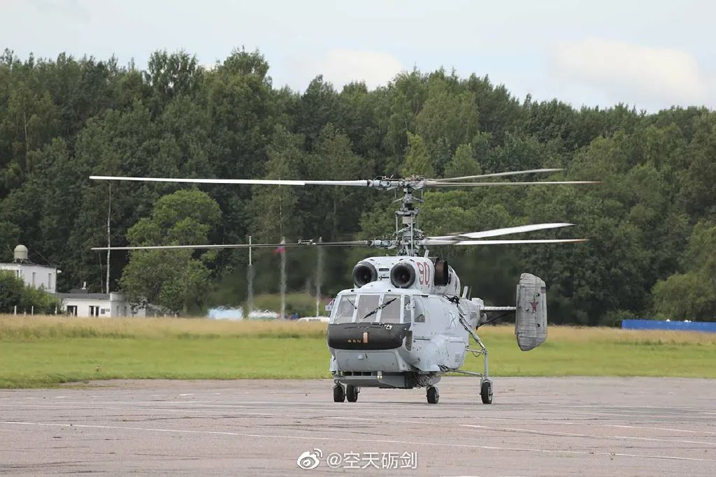 疫情下的法国国庆日阅兵 | 图说军事