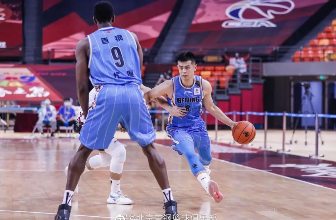 书豪砍29+4翟晓川15+6 北京首钢90:81轻取深圳豪取七连胜