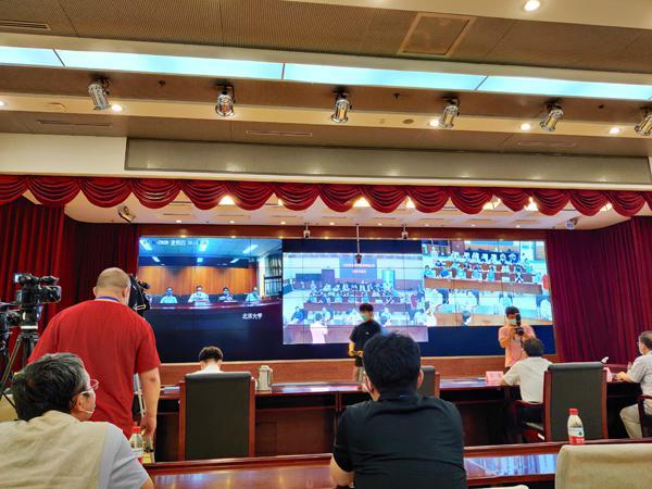 直击北京高考评卷现场:防疫措施严格,语文已现满分作文