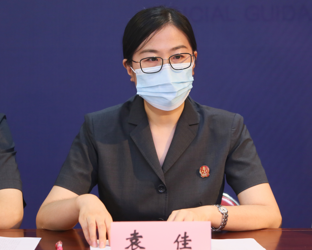 楼上漏水楼下被泡，受损方为何也要担责？法官