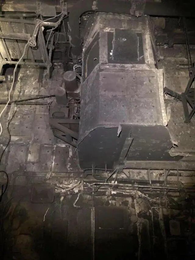 大火后的美国两栖舰内部画面曝光 部分结构形变