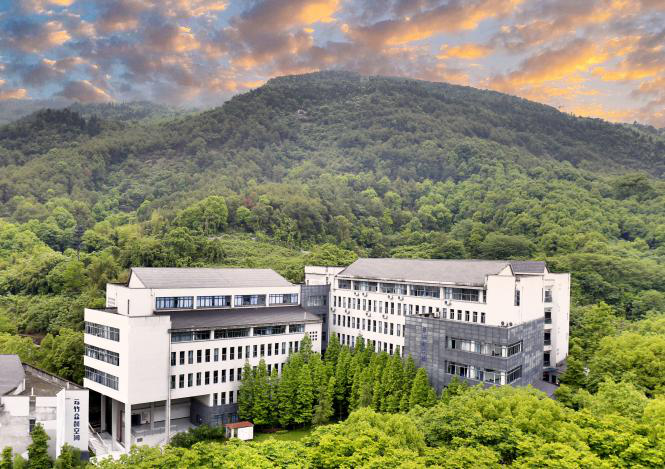 2020年招办主任来帮忙丨重庆大学城市科技学院招生就业处副处长周密访谈