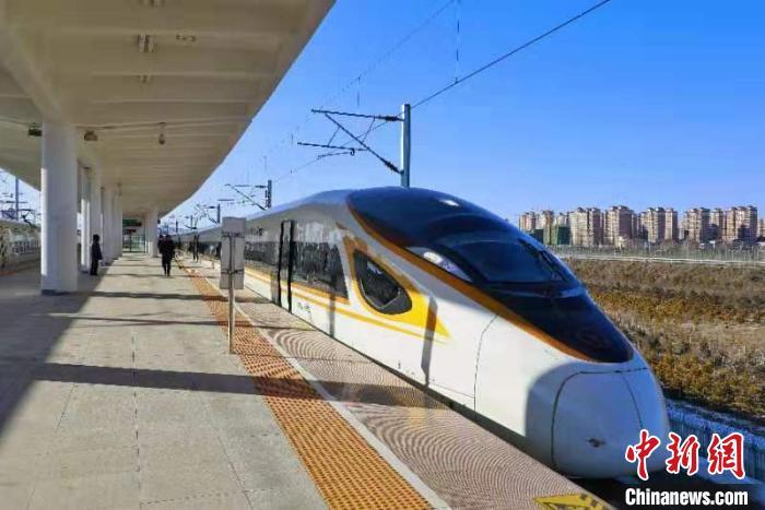资料图:高铁列车 李隆 摄