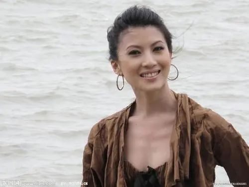 《小娘惹》演员现状:戚玉武白薇秀结缘?他两像吃防腐剂