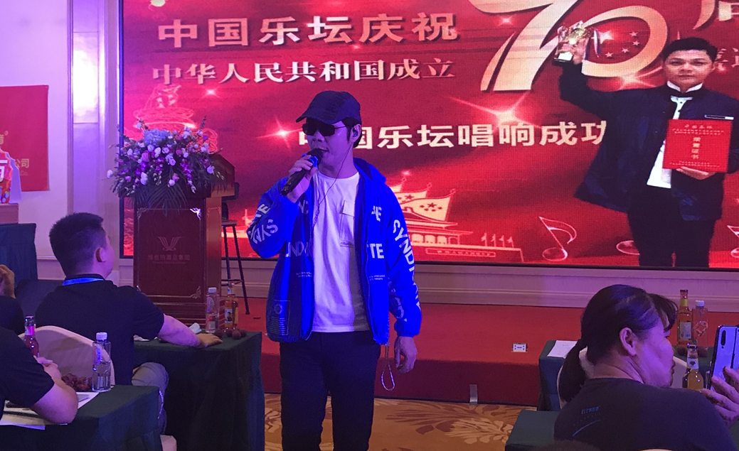 东莞流行音乐唱作人李沐霖:为抗疫英雄写歌,为东莞企业发声