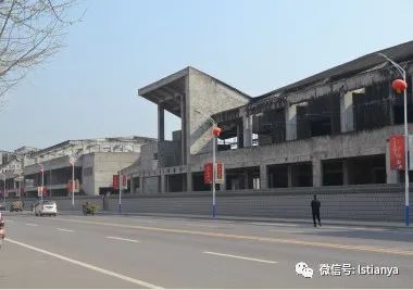 越西县商业用房地产拍卖公告