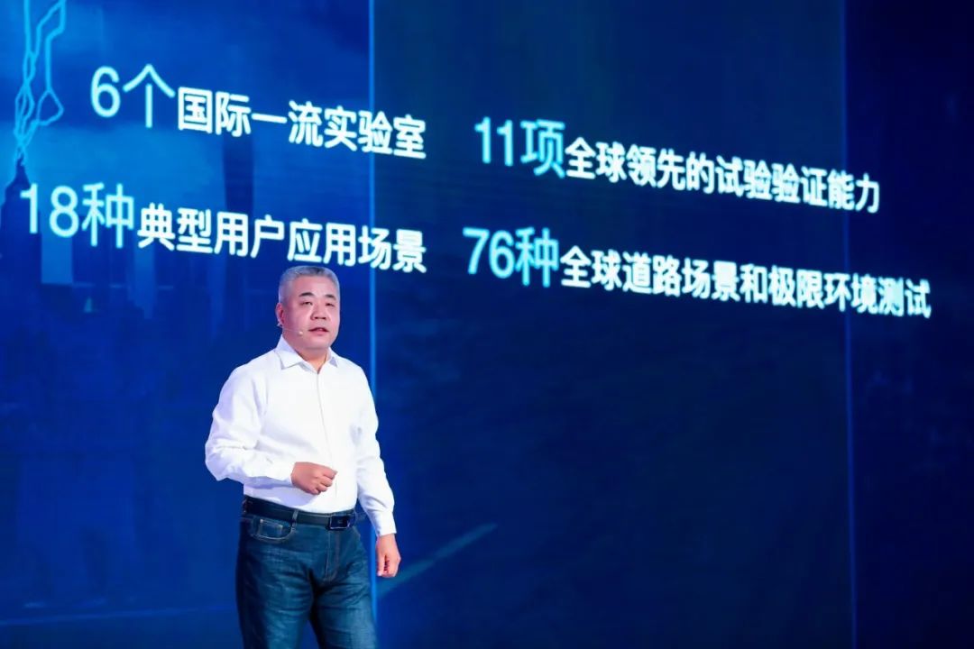 喝着柠檬加咖啡,开着坦克去越野:长城发布3大技术品牌开启“巨变”模式 I 深聊