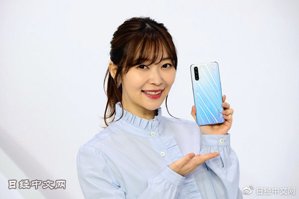 OPPO请日本女星指原莉乃出演告白等,增强贩卖攻势 图片泉源:日经中文网
