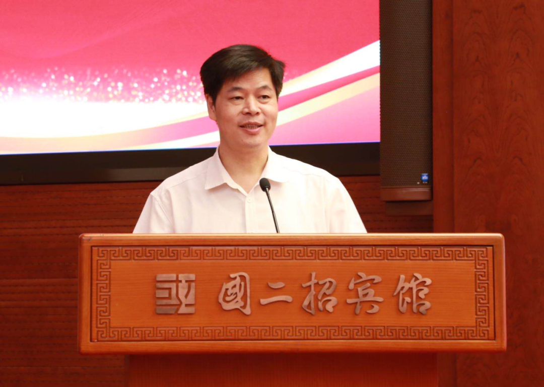 郑功成连任中国社会保障学会会长,他的