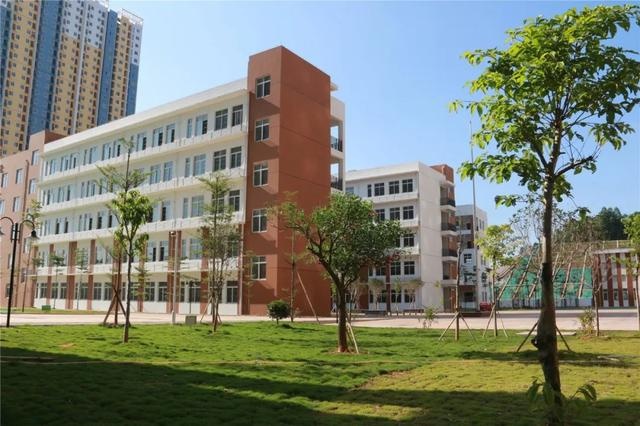 每所都是好学校处处都是好学区丨走进南宁市盘古路小学