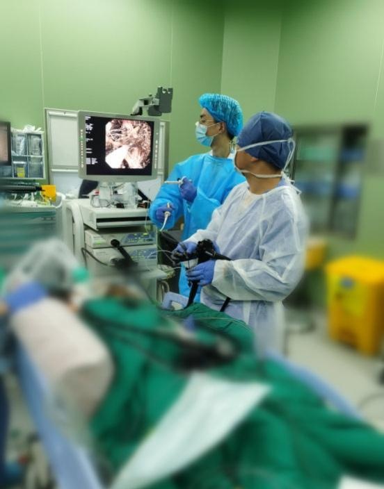 华西医生手术15个小时,为异食癖患儿“排险”