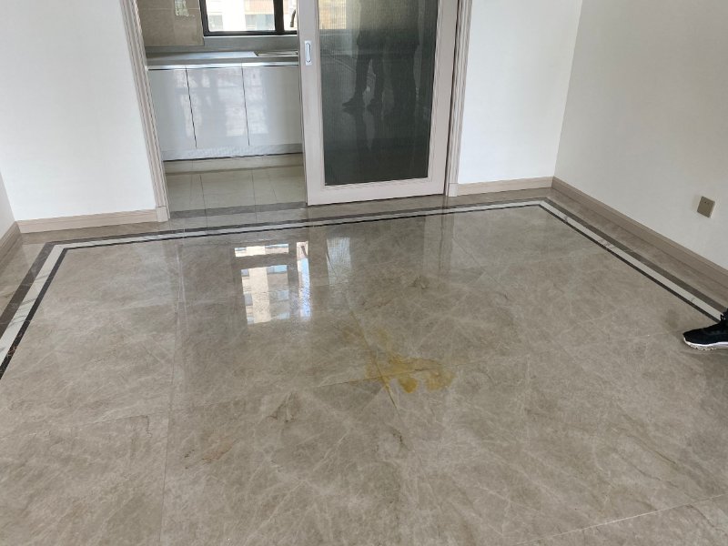 综合大众报业·齐鲁壹点等|龙湖天琅刚交房就漏水,业主:300多万买新房,你说闹心不闹心