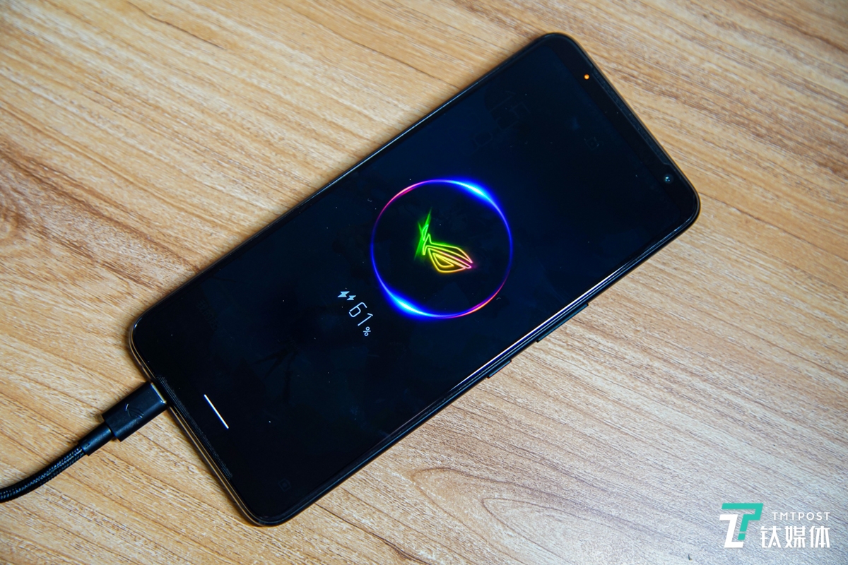 怎么使用手机电池容量会掉得快 7e7c-iwtqvyk6377957.jpg