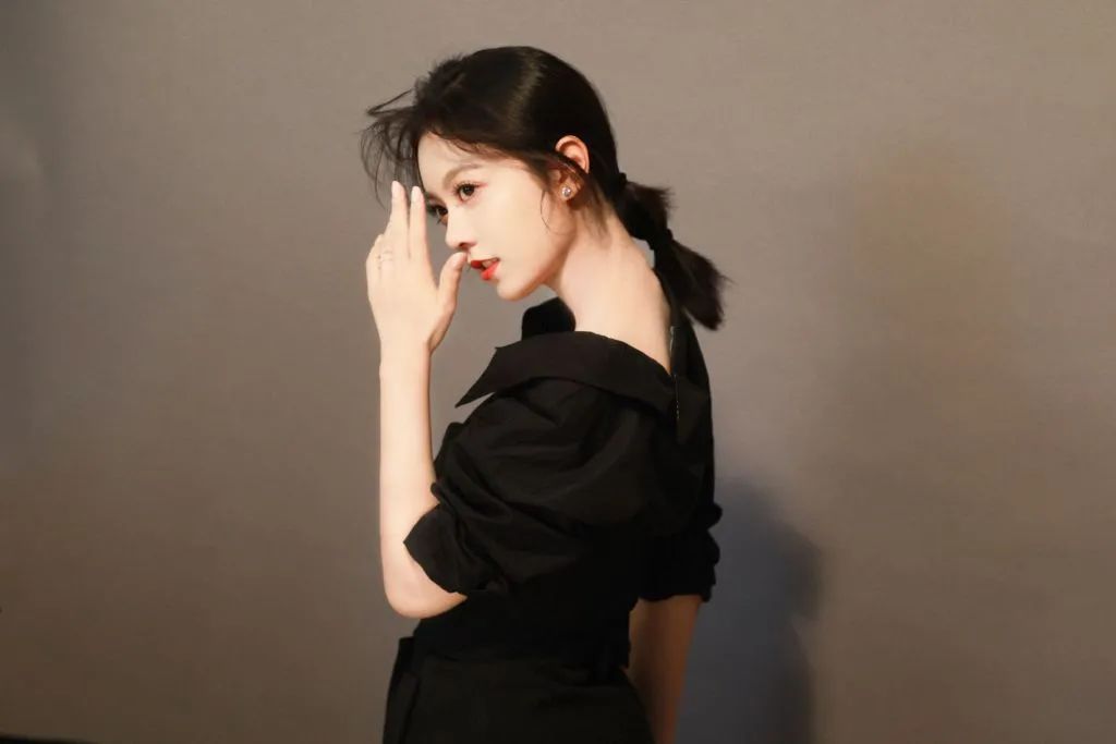 高考放榜!中戏第一名的赵今麦妹妹不仅是学霸还是鞋头女孩!休闲区蓝鸢梦想 - Www.slyday.coM 高考放榜!中戏第一名的赵今麦妹妹不仅是学霸还是鞋头女孩!休闲区蓝鸢梦想 - Www.slyday.coM